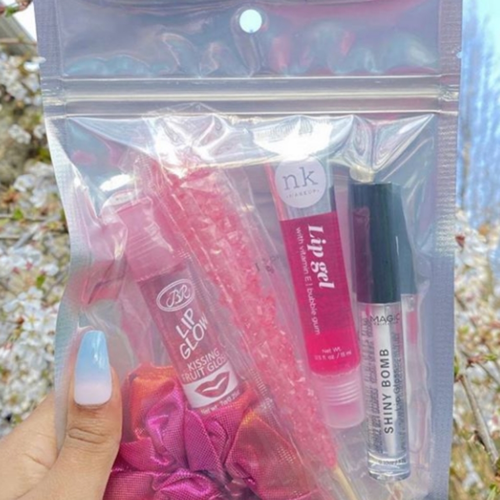 Lip gloss bundles
